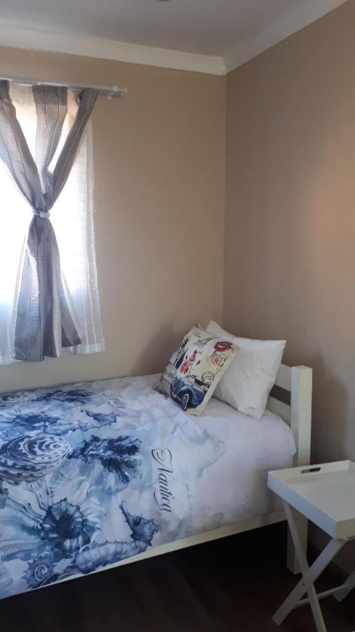 Relax In Aberdeen Johannesburg Esterno foto