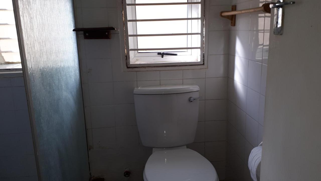 Relax In Aberdeen Johannesburg Esterno foto